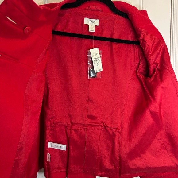 😍LOFT NWT Red Pea Coat with Double Breasted Style and Prominent Collar - Picture 9 of 16